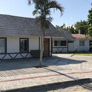 Baleia Branca Chale Porto Belo